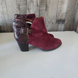 Vionic Naomi Womens Maroon Suede Snake-Print Water-Resistant Boots 9